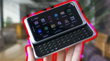 Nokia E7'nin Şaka Gibi Özellikleri