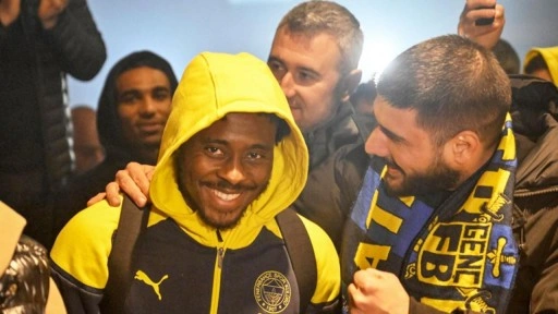 Osayi Samuel'den transfer iddialarına cevap niteliğinde paylaşım