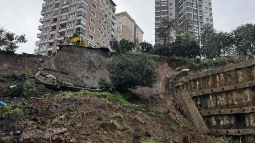 Rize'de toprak kayması!