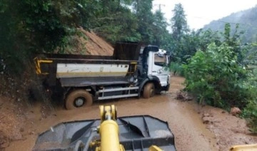 Rize'de heyelan nedeniyle 2 köy yolu ulaşıma kapandı