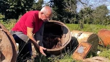 Rizeli arıcı ayılara sitem etti: 21 kovan bal yediler