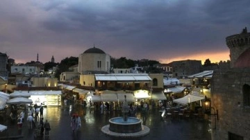 Rodos'ta kapıda vize mağduru Türk turistler için çalışma başlatıldı