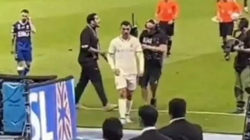 Ronaldo'nun tribünlere yaptığı hareket olay çıkardı: Sınır dışı edin