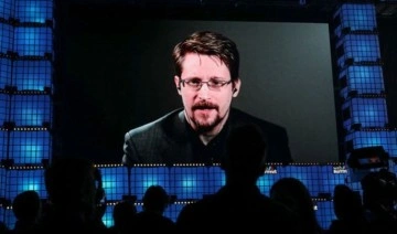 Rusya, ABD'nin istihbarat bilgilerini sızdıran Edward Snowden'a vatandaşlık verdi
