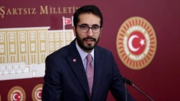 Saadet Partili Karaduman, AK Parti'nin anayasa değişiklik teklifine imza attı