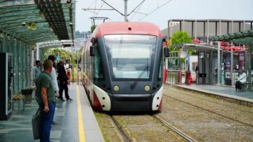 Samsun'a 10 yeni tramvay alımı için imzalar atılıyor