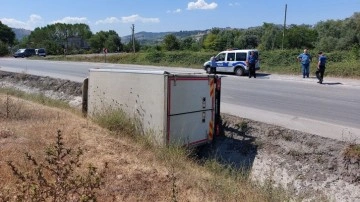 Samsun'da korkunç kaza! Türk Kızılay kan toplama aracı devrildi: 1 yaralı