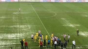 Samsunspor - İstanbulspor maçına yağmur engeli