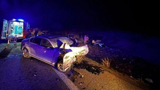 Şanlıurfa'da iki otomobil çarpıştı: 4 ölü