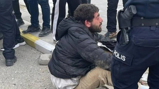 Şanlıurfa’da yol kesen bıçaklı zorbayı dövüp polise verdiler