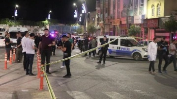 Şanlıurfa'da akraba kavgası! Polis memuru bıçaklandı, iki kişi yaralandı