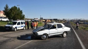 Şanlıurfa'da iki otomobil kafa kafaya çarpıştı: 3 yaralı!