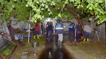 Şanlıurfa'da sağanak su baskınlarına neden oldu