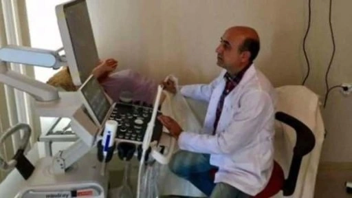 Skandal! 'Yılın doktoru' seçilen doktor, kadınları 'Hamilesin' diyerek dolandırm