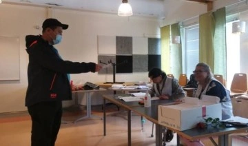 Son Dakika: İsveç'te sol blok seçimi önde götürüyor