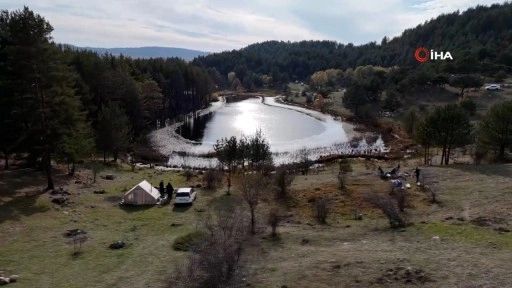 Sonbaharın renk cümbüşü: Karagöl’de eşsiz doğa manzarası