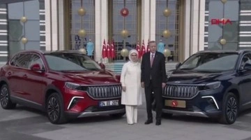 Tarihi gün! Yerli otomobil Togg'da ilk teslimat Erdoğan ailesine yapıldı