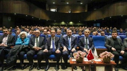 TCMB Başkanı Karahan, Uşak'ta iş dünyası temsilcileriyle bir araya geldi