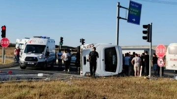 Tekirdağ'da kaza! İşçi servisi devrildi, yaralılar var