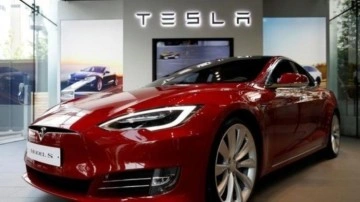Tesla, ABD’de 1,8 milyon aracını geri çağırıyor
