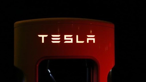 Tesla hisseleri uçuşa geçti!