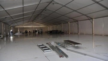 TOKİ kuraları için Tuzla'da çadırlar kurulmaya başlandı