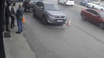 Trabzon'da sürücü fren yerine gaza bastı, otomobil vitrine girdi!
