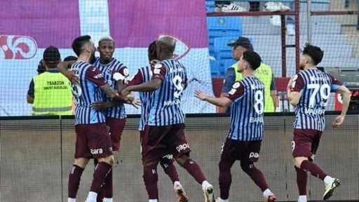 Trabzonspor, Başakşehir maçı için İstanbul'a hareket etti