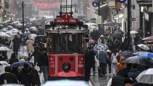 Türkiye'de kadınlar erkeklerden daha uzun yaşıyor