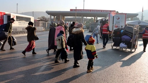 Ülkesine dönmek için sınır kapısına gelen Suriyeli: Allah Türk halkından razı olsun