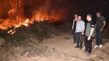 Uşak'ta yangın: 11 ev tahliye edildi