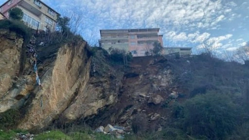 Üsküdar'daki toprak kayması böyle görüntülendi