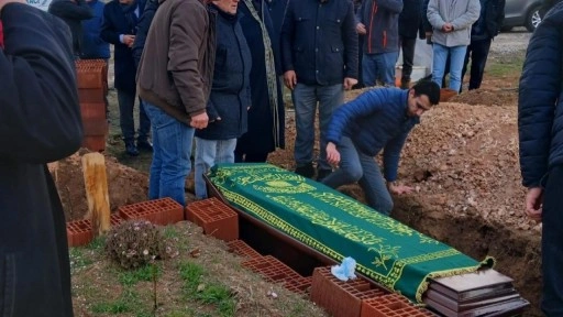 Usta sanatçı Özdemir Şenova’ya son görev