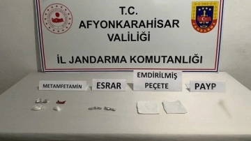 Uyuşturucu ticareti yaptığı iddia edilen 2 şahsı jandarma yakaladı