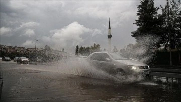 Valilik duyurdu! İstanbul için sağanak yağış uyarısı!