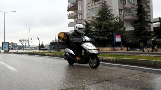 Valilikten yağış önlemleri! Motosiklet ve motokuryelere yasak geldi