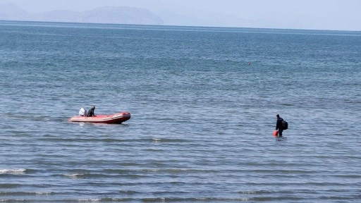 Van'da sahile çakıl taşı toplamaya gittiğini söyledi bir daha haber alınamadı