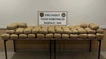 Van sınırında 143 kilogram toz esrar ele geçirildi