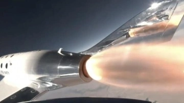 Virgin Galactic uzaya ilk kez turist taşıdı