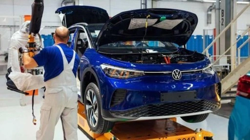 Volkswagen çözümü fabrikayı kapatmakta ve işten çıkartma yapmakta buldu