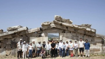 Yabancı arkeologlar Aydın'daki Magnesia Antik Kenti'ni ziyaret etti