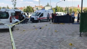 Yaralı, ambulansta müdahale edilirken öldürüldü