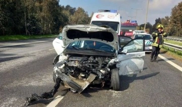 Yaralıya müdahale için ambulanstan inen sağlıkçılara otomobil çarptı: 1 ölü, 2 yaralı