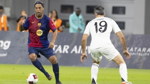 Yaş geçici klas kalıcı! Ronaldinho, El Classico'da attığı golle gözlerin pasını sildi