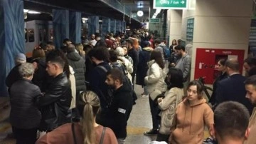 Yenikapı- Atatürk Havalimanı metro hattında yine kriz! Binlerce vatandaş mahsur kaldı
